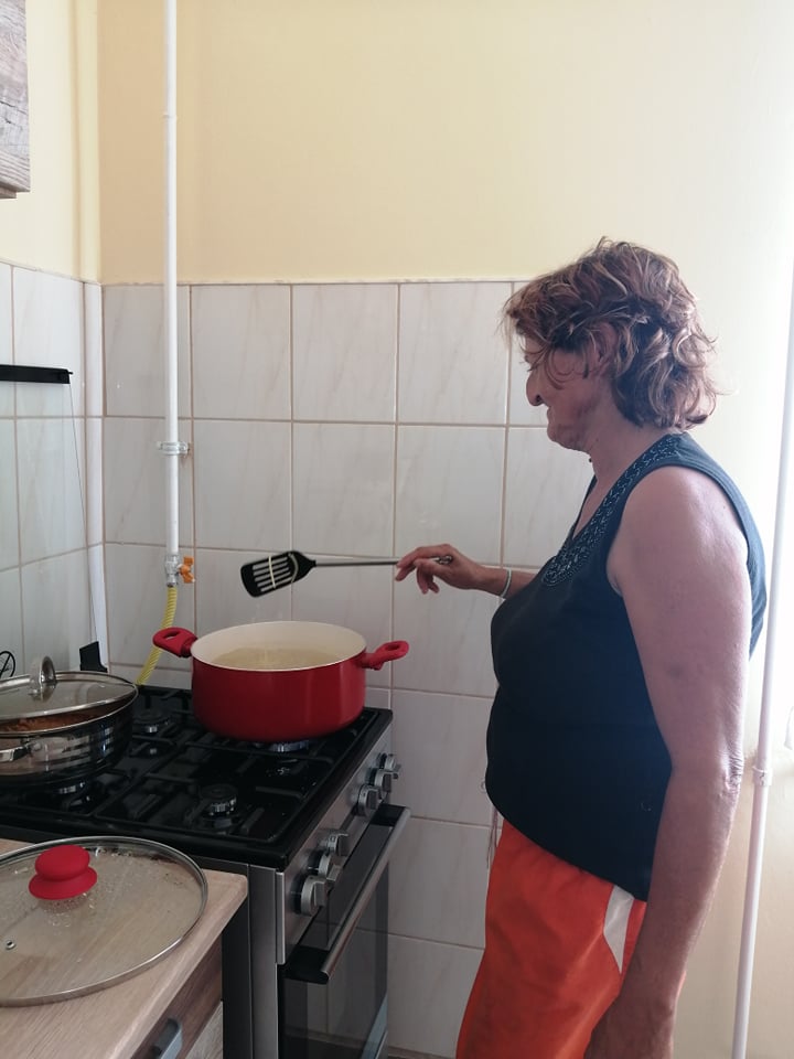 Az okoskonyha keretében bolonyai tészta készítése a szülőkkel közösen.